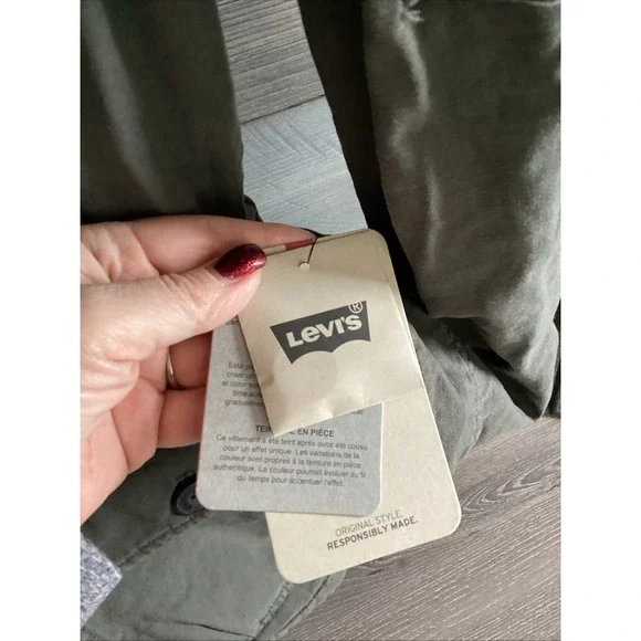 NWT LEVIS Womans Army Green Utility Cargo Jacket Multi Pockets & Hood Size Med